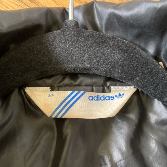 Adidas women’s windbreaker with foldable hood, and cotton lining - size small - Picture 4 of 4